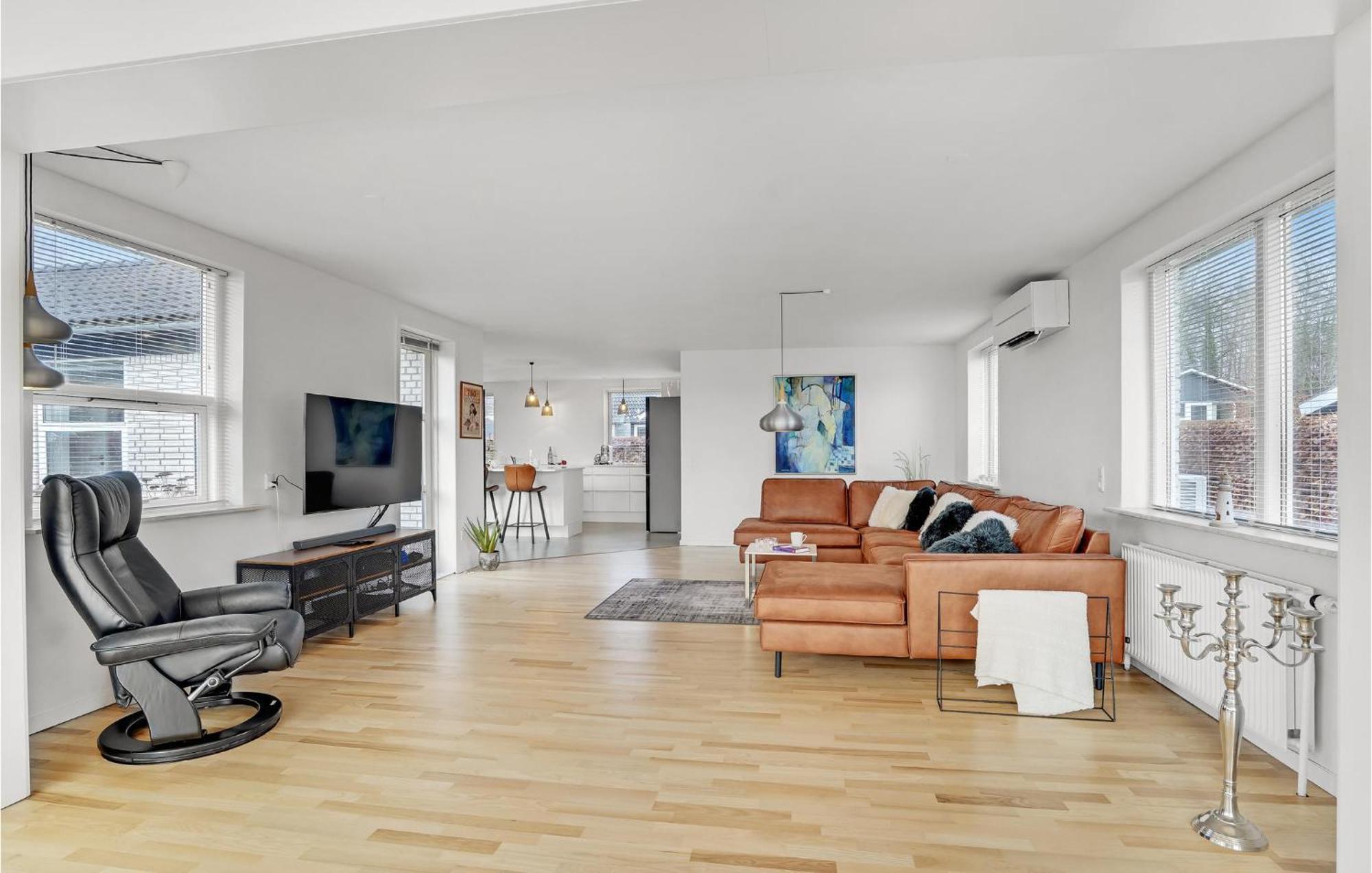 Gorgeous Home In Sunds With Kitchen Zewnętrze zdjęcie