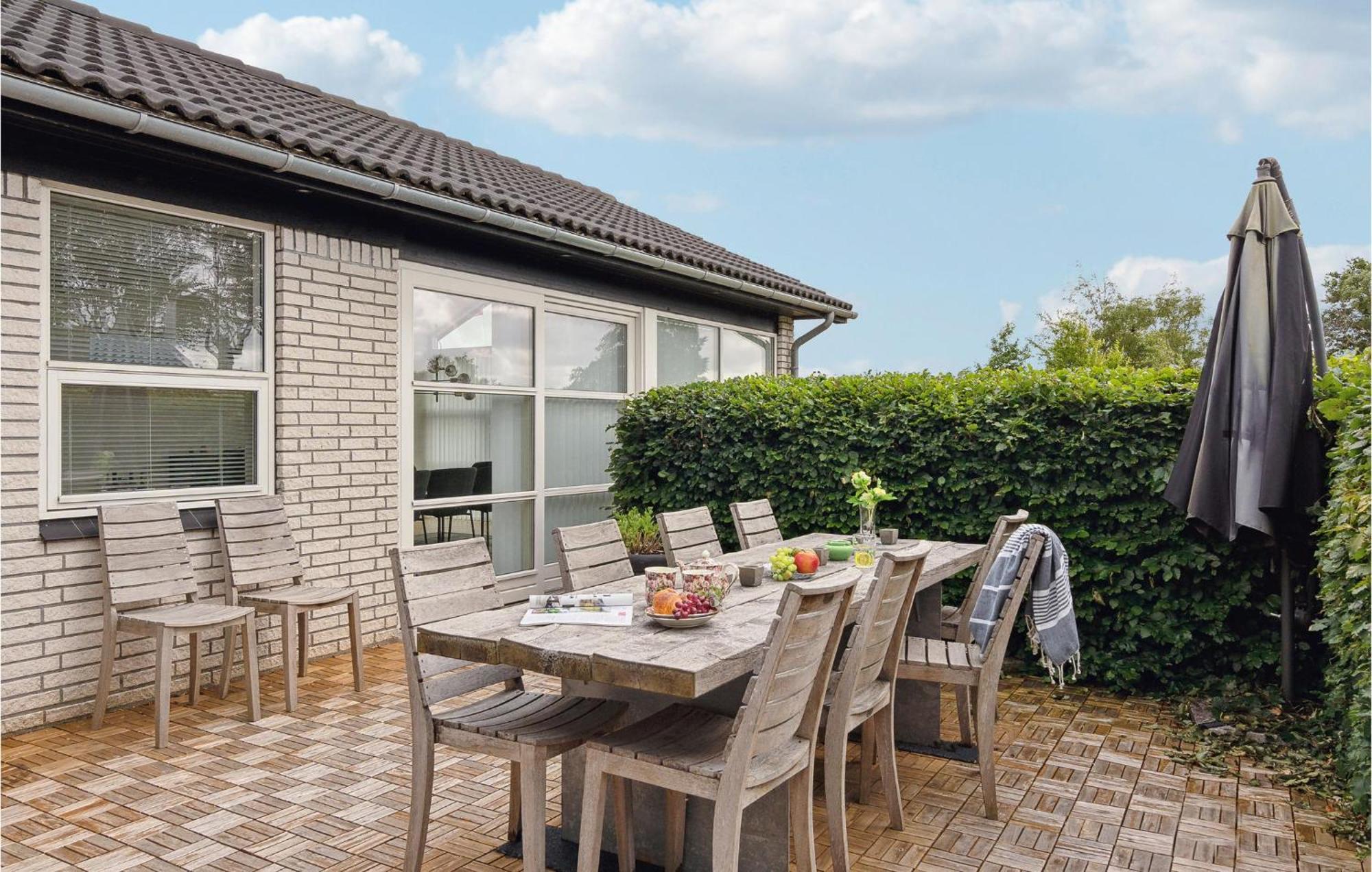 Gorgeous Home In Sunds With Kitchen Zewnętrze zdjęcie