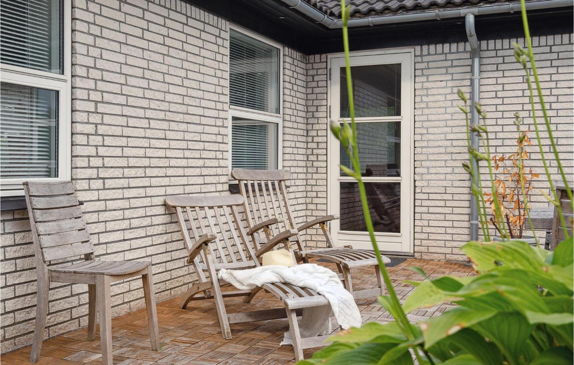 Gorgeous Home In Sunds With Kitchen Zewnętrze zdjęcie